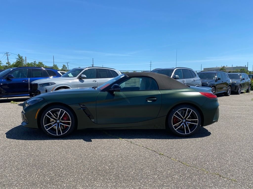 New 2026 Frozen Deep Green Metallic BMW M40i image 6