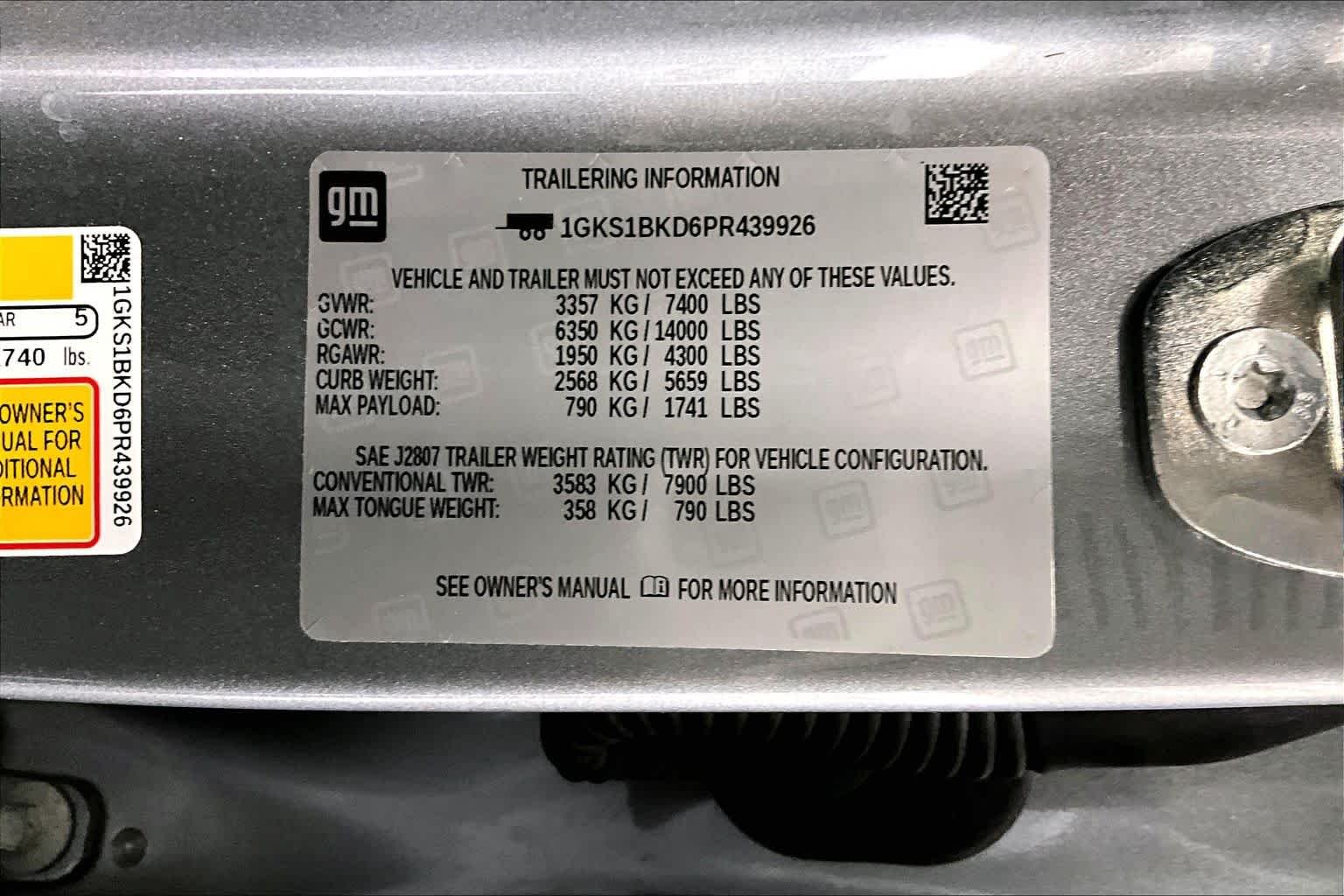 Used 2023 Sterling Metallic GMC SLT image 37