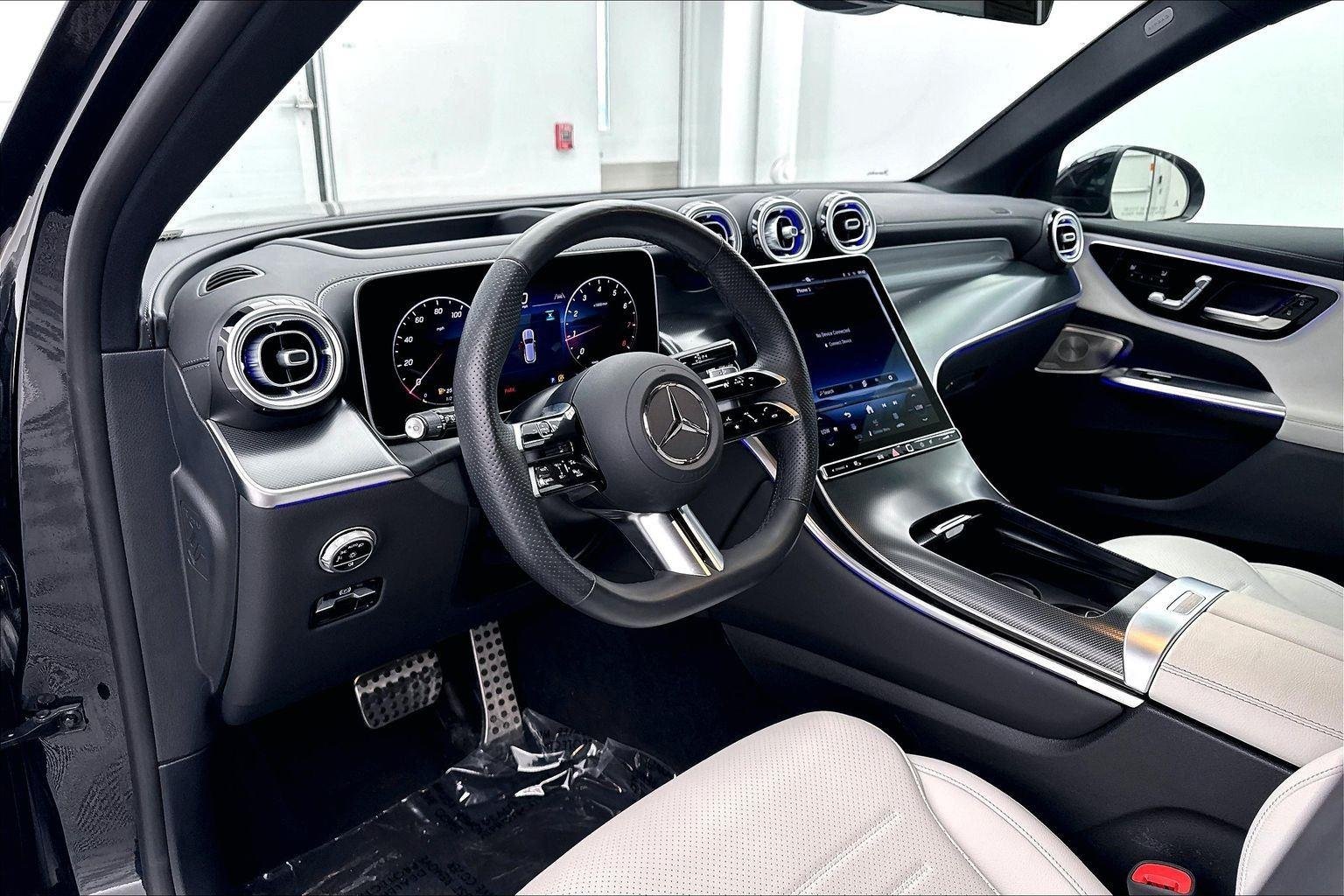 Used 2025 Black Mercedes-Benz GLC 300 image 19