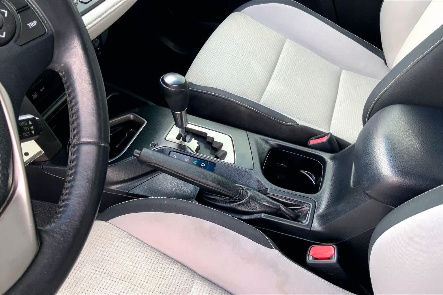 Used 2016 Barcelona Red Metallic Toyota XLE image 17