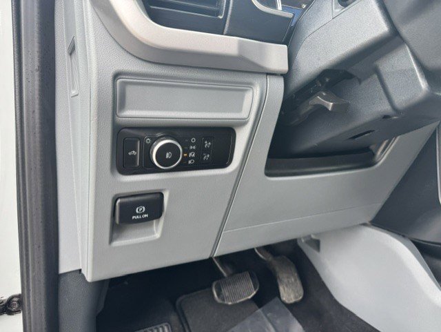 Used 2023 Avalanche Ford XLT image 12