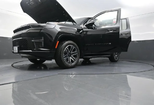 New 2026 High Gloss Black Exterior Paint Jeep  image 36