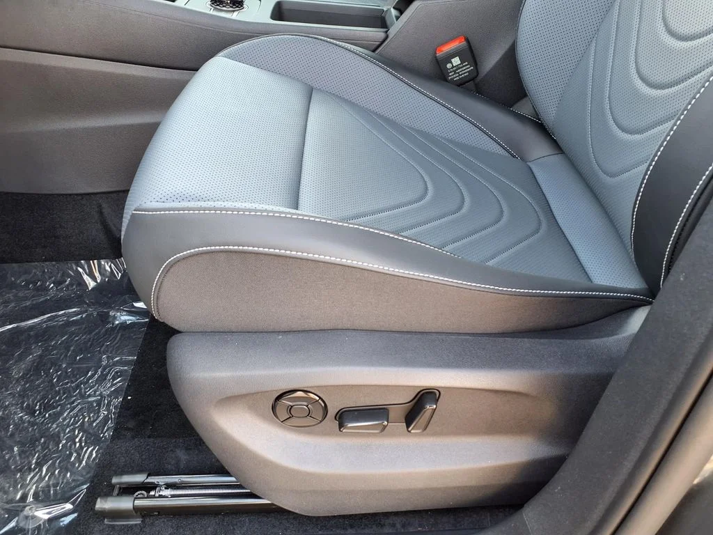 New 2026 Platinum Gray Metallic Volkswagen 2.0T SE R-Line Black image 10