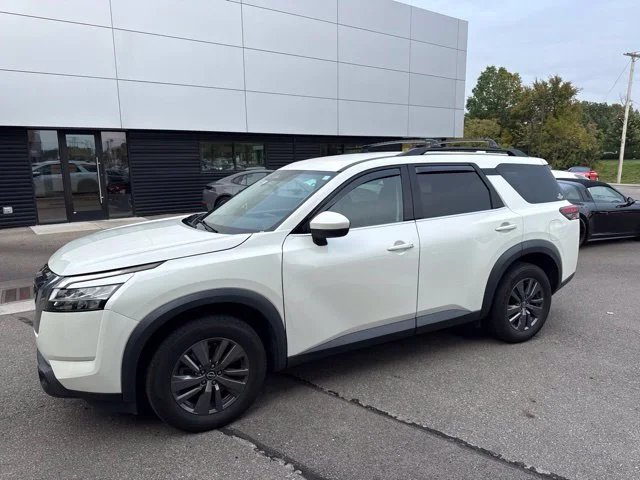 Used 2022 Pearl White Tricoat Nissan SV image 6