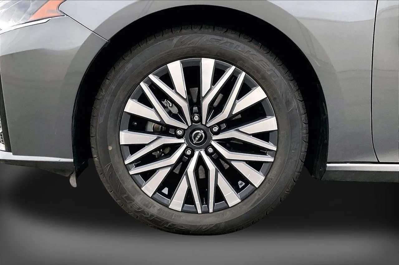 Certified Used 2024 Gray Nissan 2.5 SV image 31