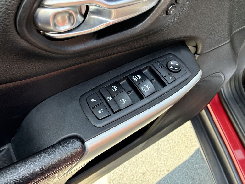 Used 2017 Red Jeep Trailhawk image 13