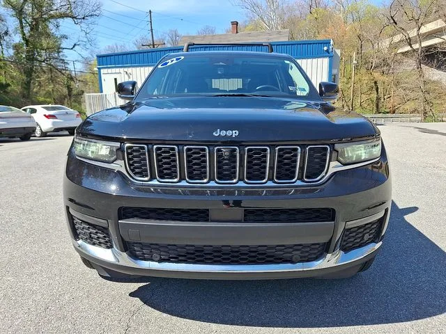 Used 2022 Black Jeep Limited image 3