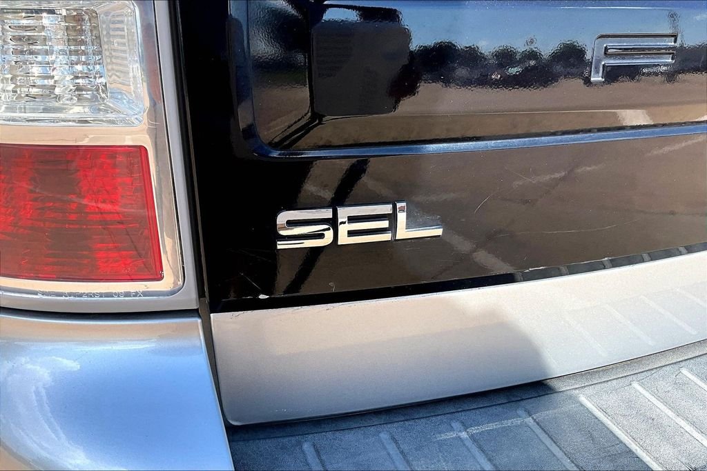 Used 2019 Silver Ford SEL image 33