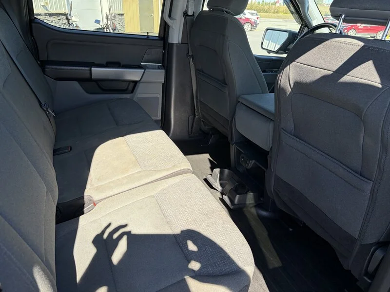 Used 2024 Black Ford XLT image 17