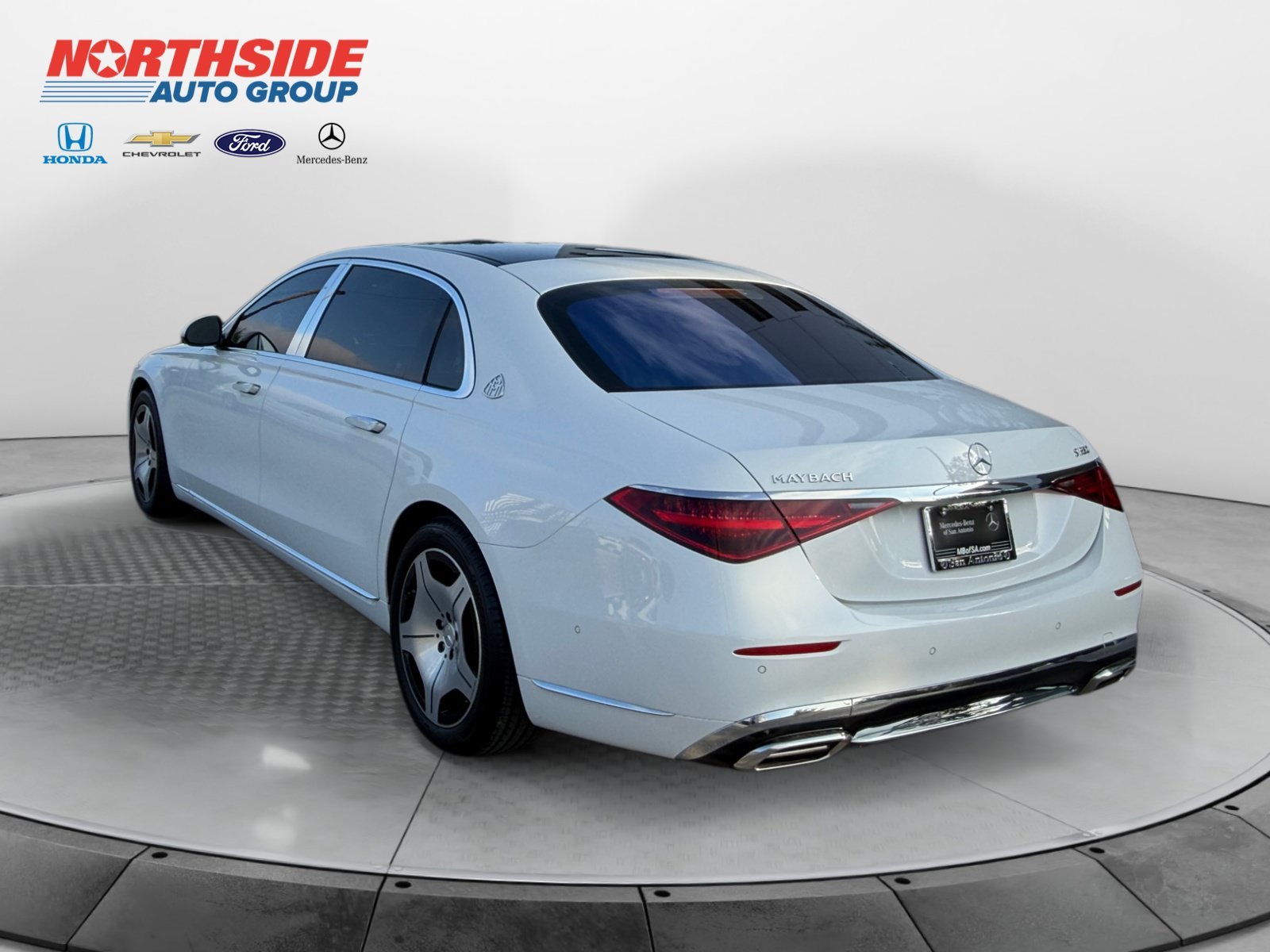 Used 2026 MANUFAKTUR Moonlight Whit Mercedes-Benz Maybach S 580 image 5