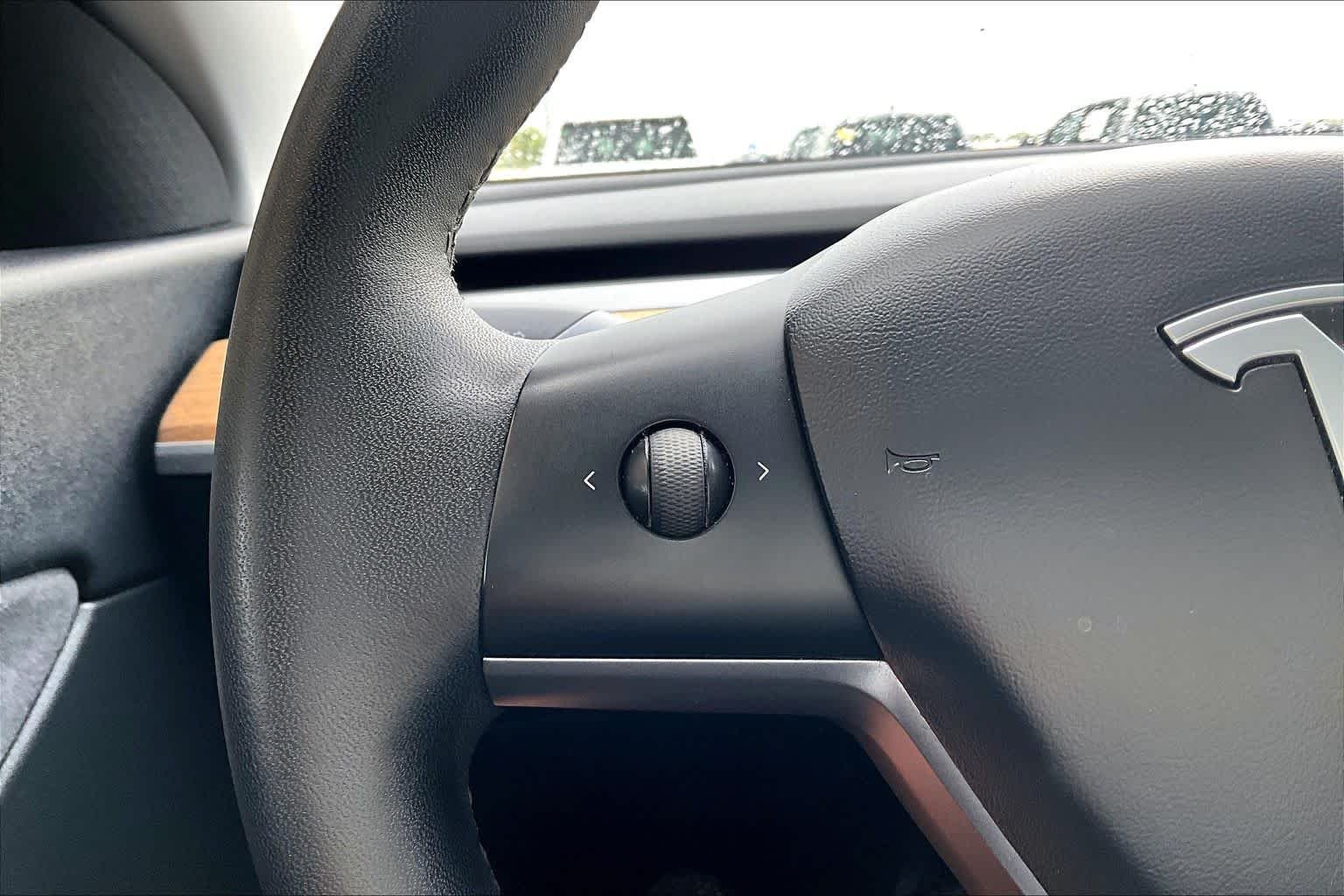 Used 2020 Pearl White Multi-Coat Tesla Long Range image 22