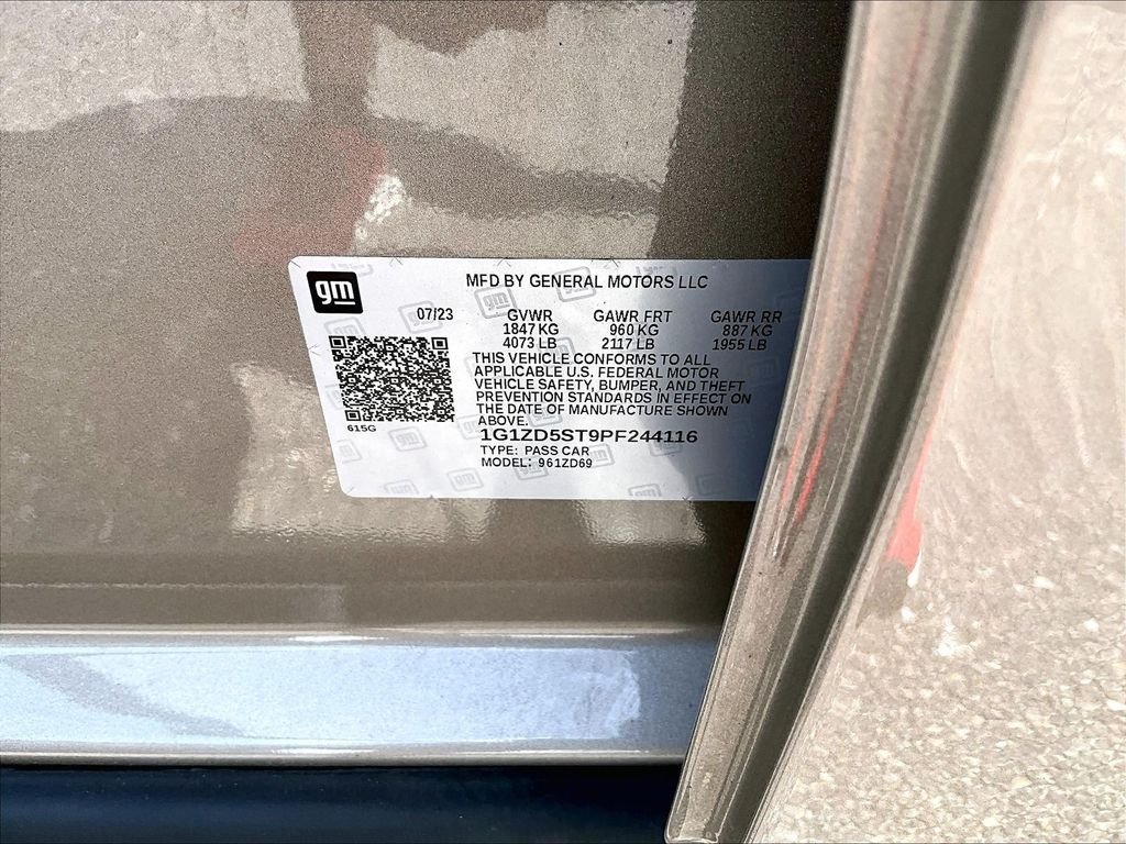 Used 2023 Gray Chevrolet LT image 35