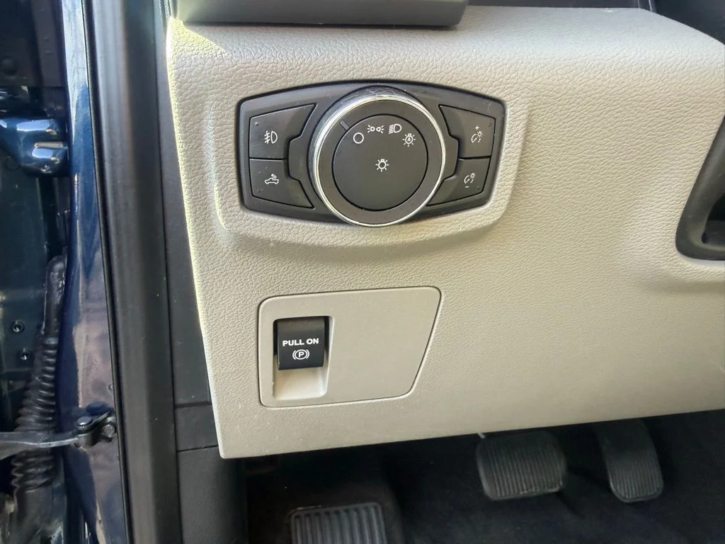 Used 2019 Gray Ford XLT image 17