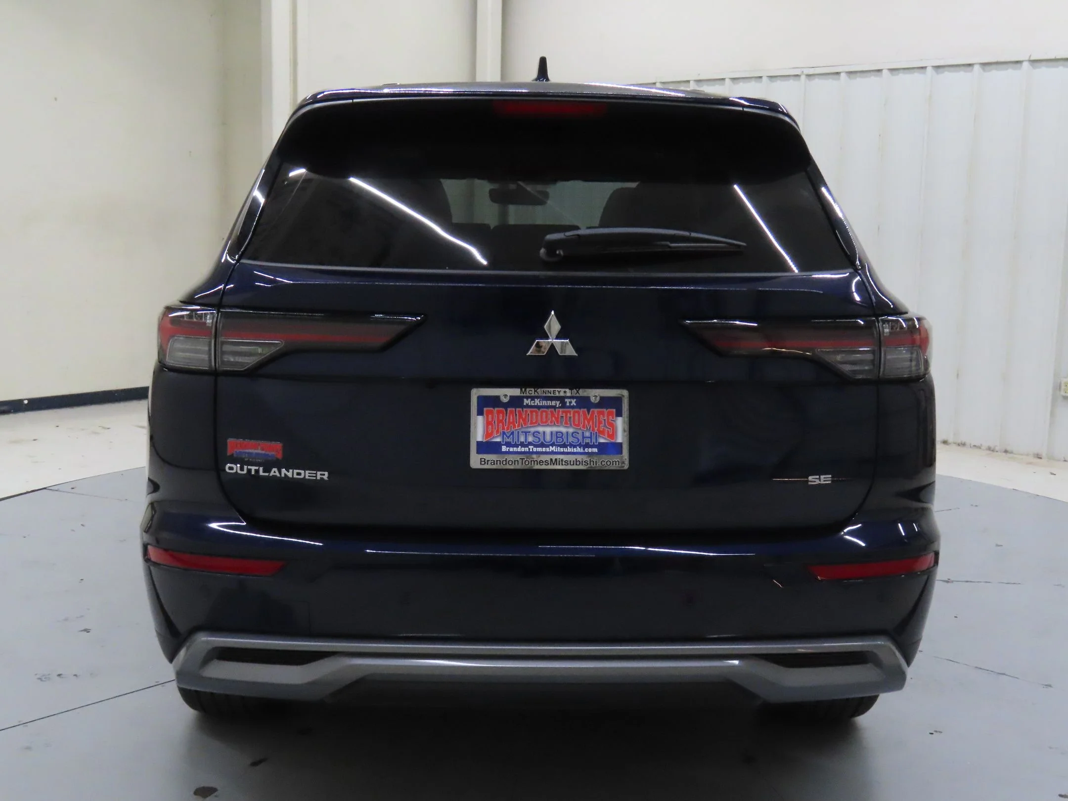 Used 2025 Blue Mitsubishi SE image 4