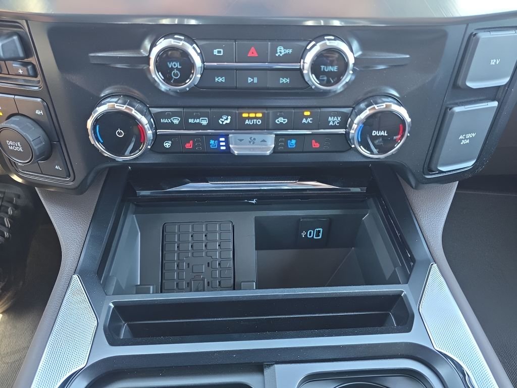 New 2026 Star White Metallic Tri-Coat Ford F-250® King Ranch® image 22