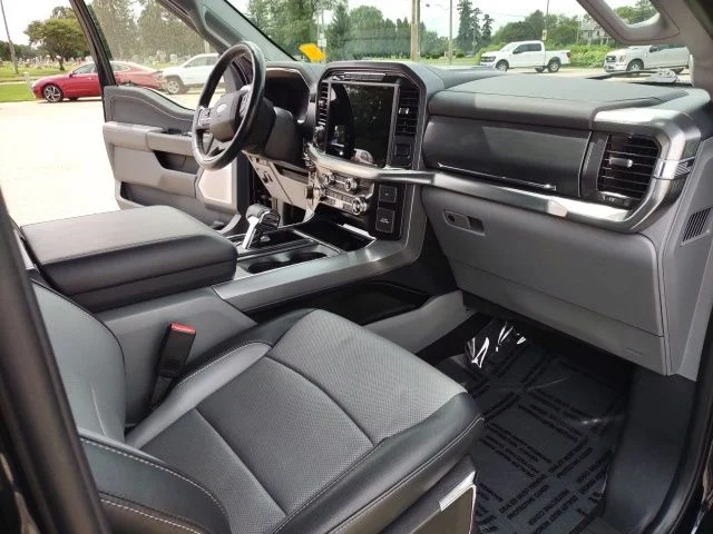 Certified Used 2021 Blue Metallic Ford Lariat image 26