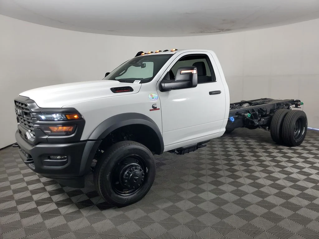 New 2026 Bright White Clear-Coat Exterior Paint RAM Tradesman image 7
