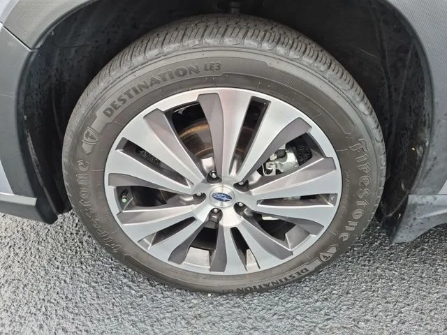 Used 2022 Silver Subaru Limited image 10