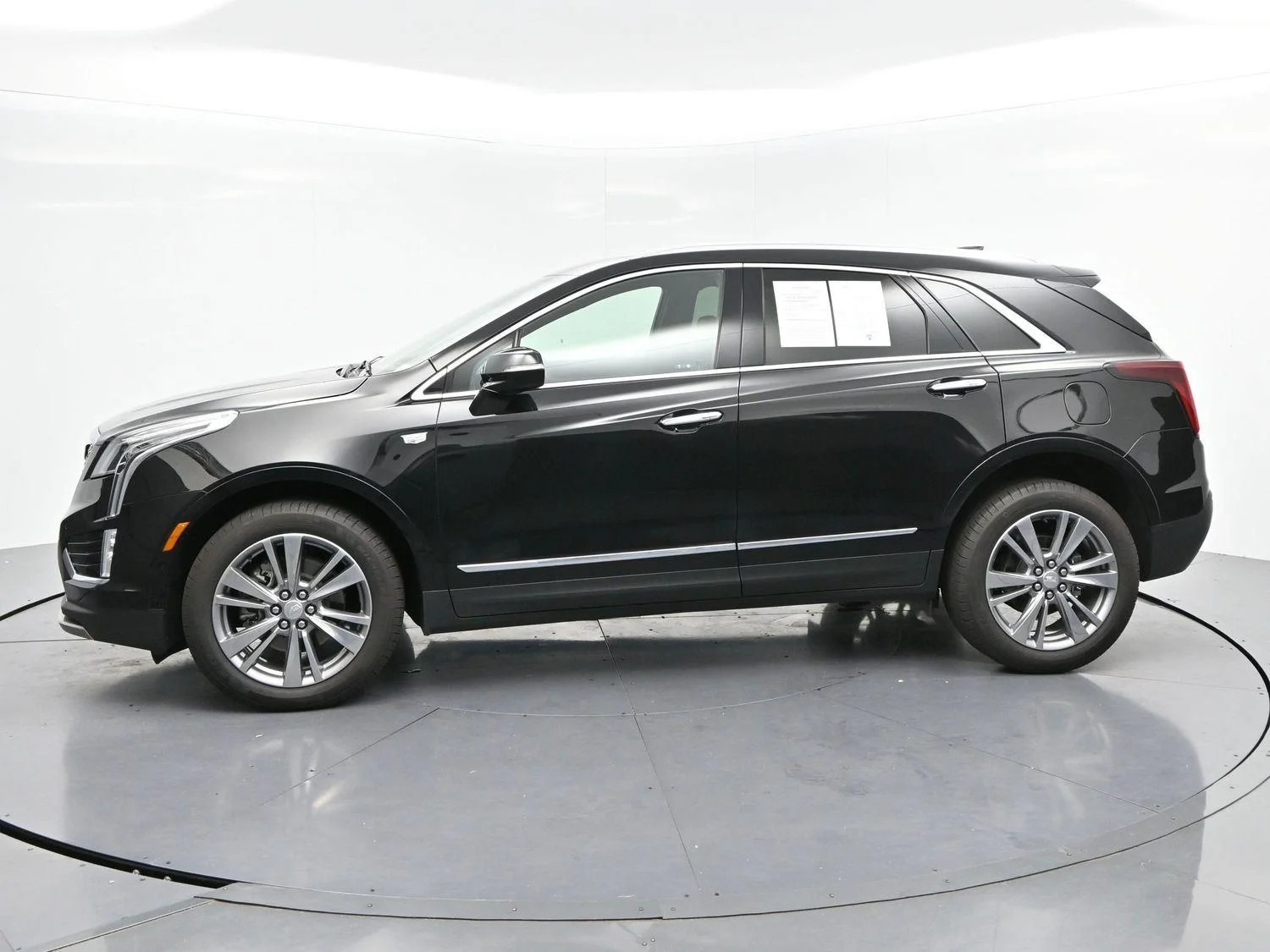 Used 2025 Stellar Black Metallic Cadillac Premium Luxury image 4