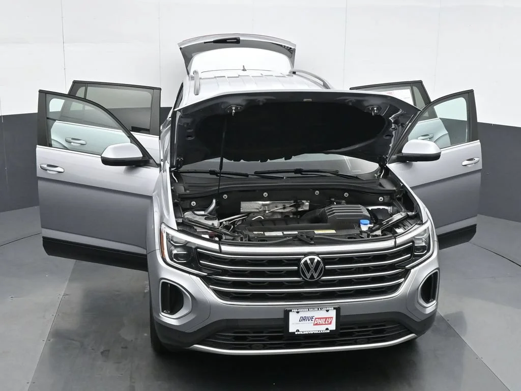 Used 2024 Silver Volkswagen 2.0T SE w/Technology image 36