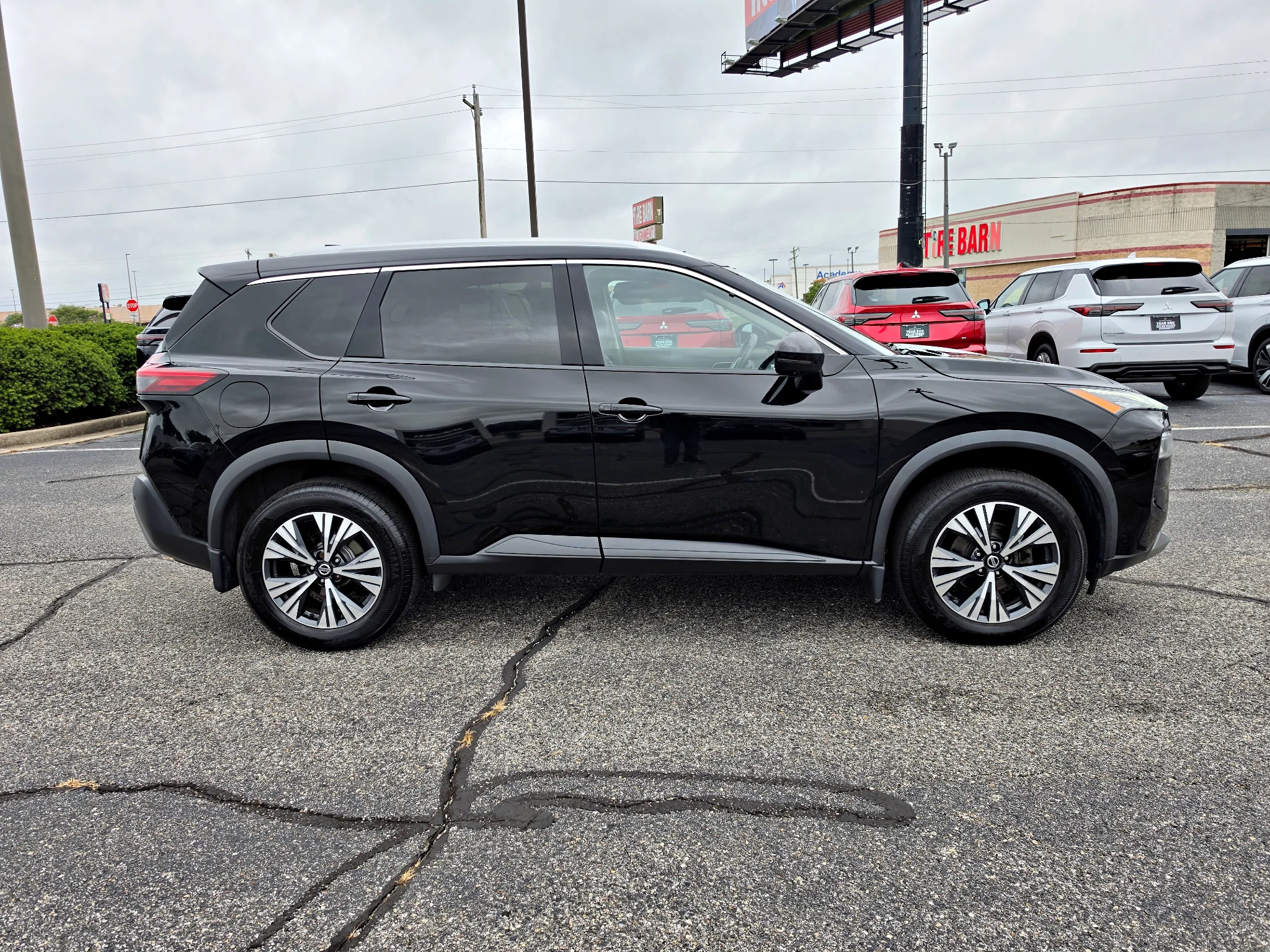Used 2021 Super Black Nissan SV image 5