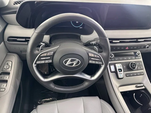 Used 2025 Silver Hyundai SEL Premium image 42