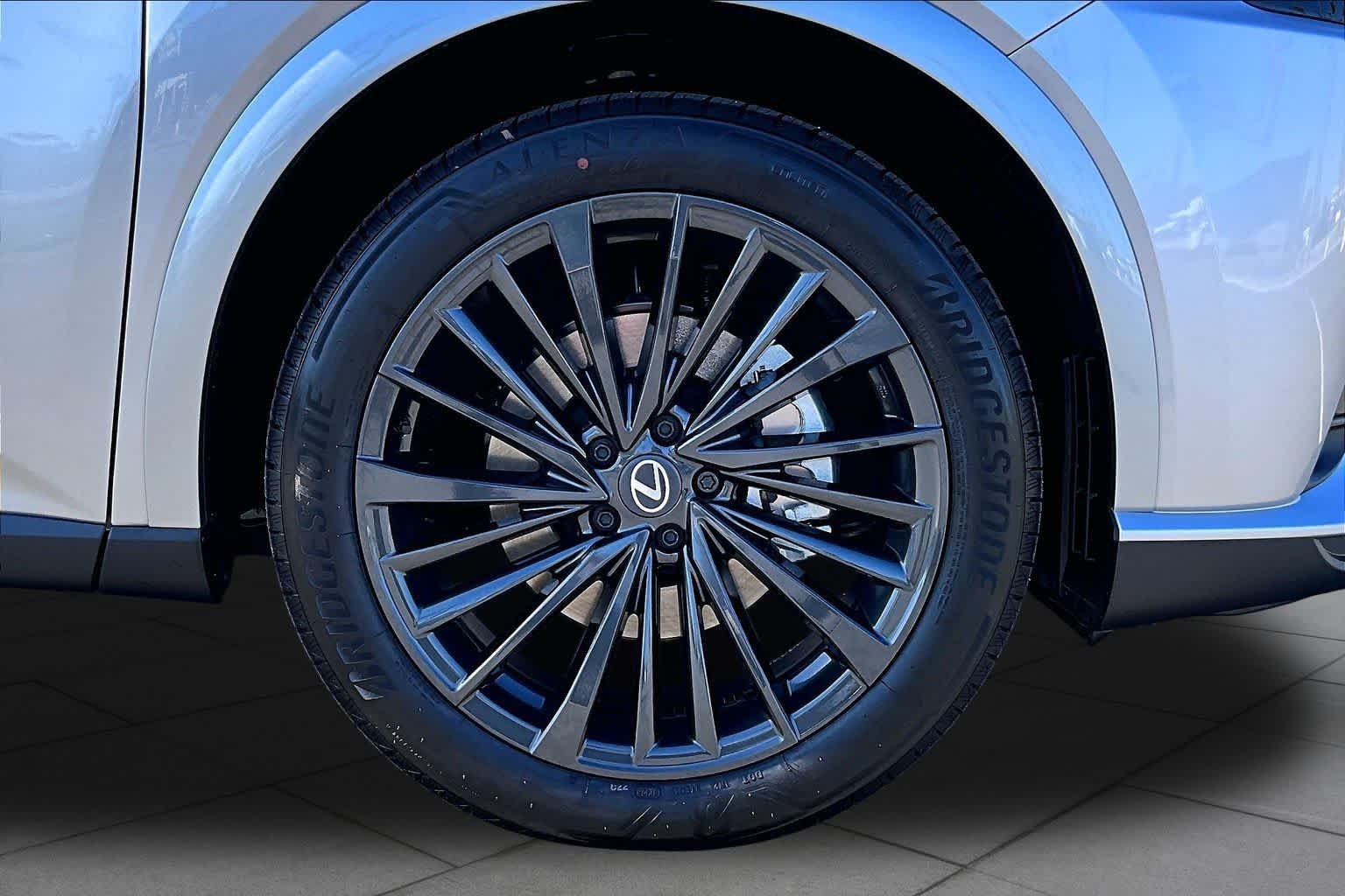 New 2026 Iridium Lexus PREMIUM image 9