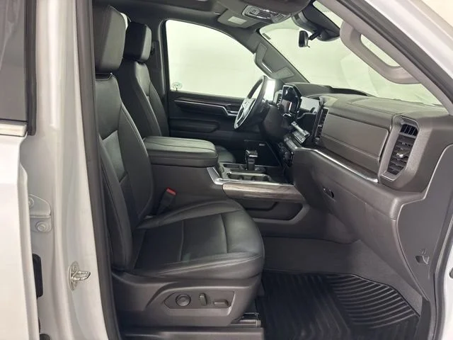 Used 2024 Iridescent Pearl Tricoat Chevrolet LTZ image 13
