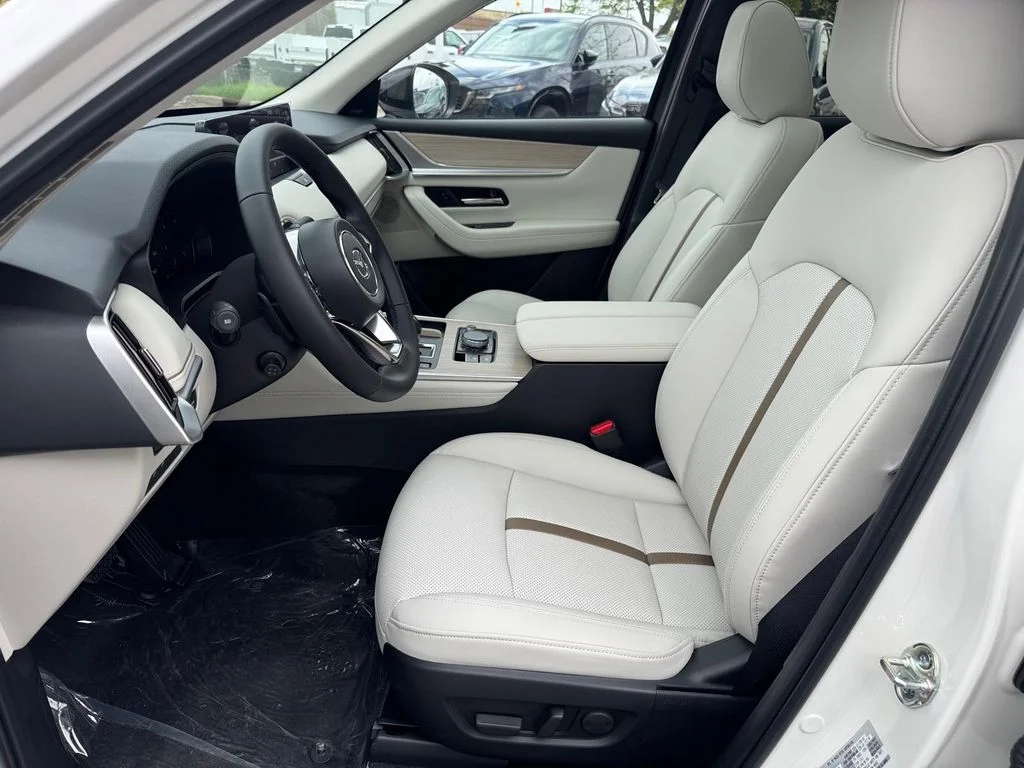 New 2026 Rhodium White Premium Mazda 3.3 Turbo S Premium image 8
