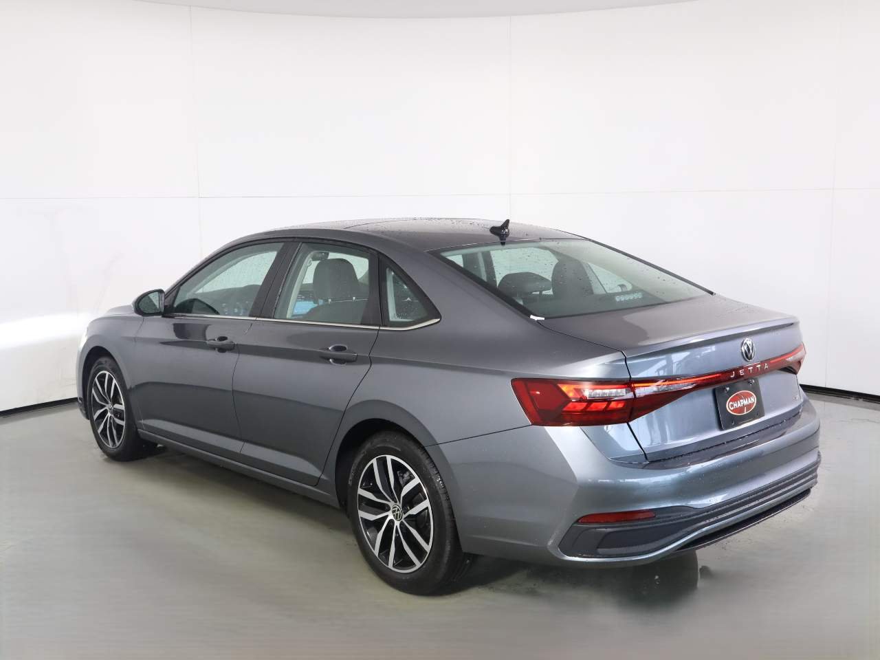 New 2027 Platinum Gray Metallic Volkswagen SE image 2