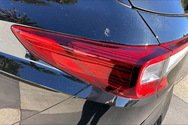 Used 2020  Acura Base image 28