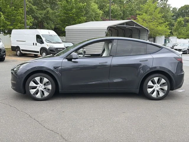 Used 2024  Tesla Long Range image 10