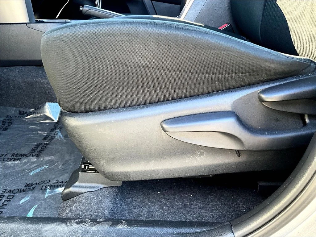 Used 2016 Silver Toyota LE image 36