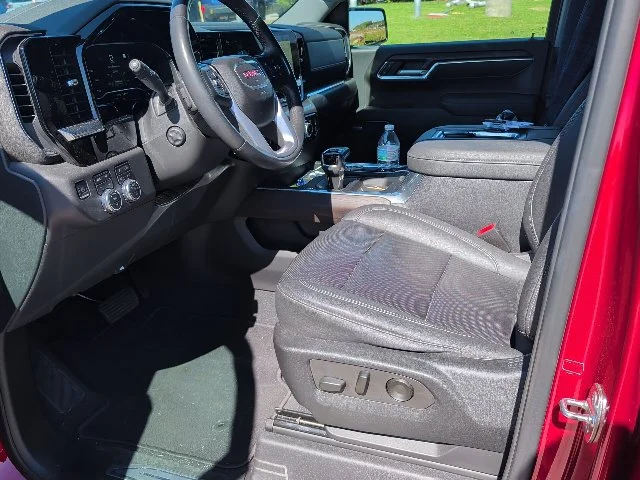 Used 2022 Red GMC SLT image 15