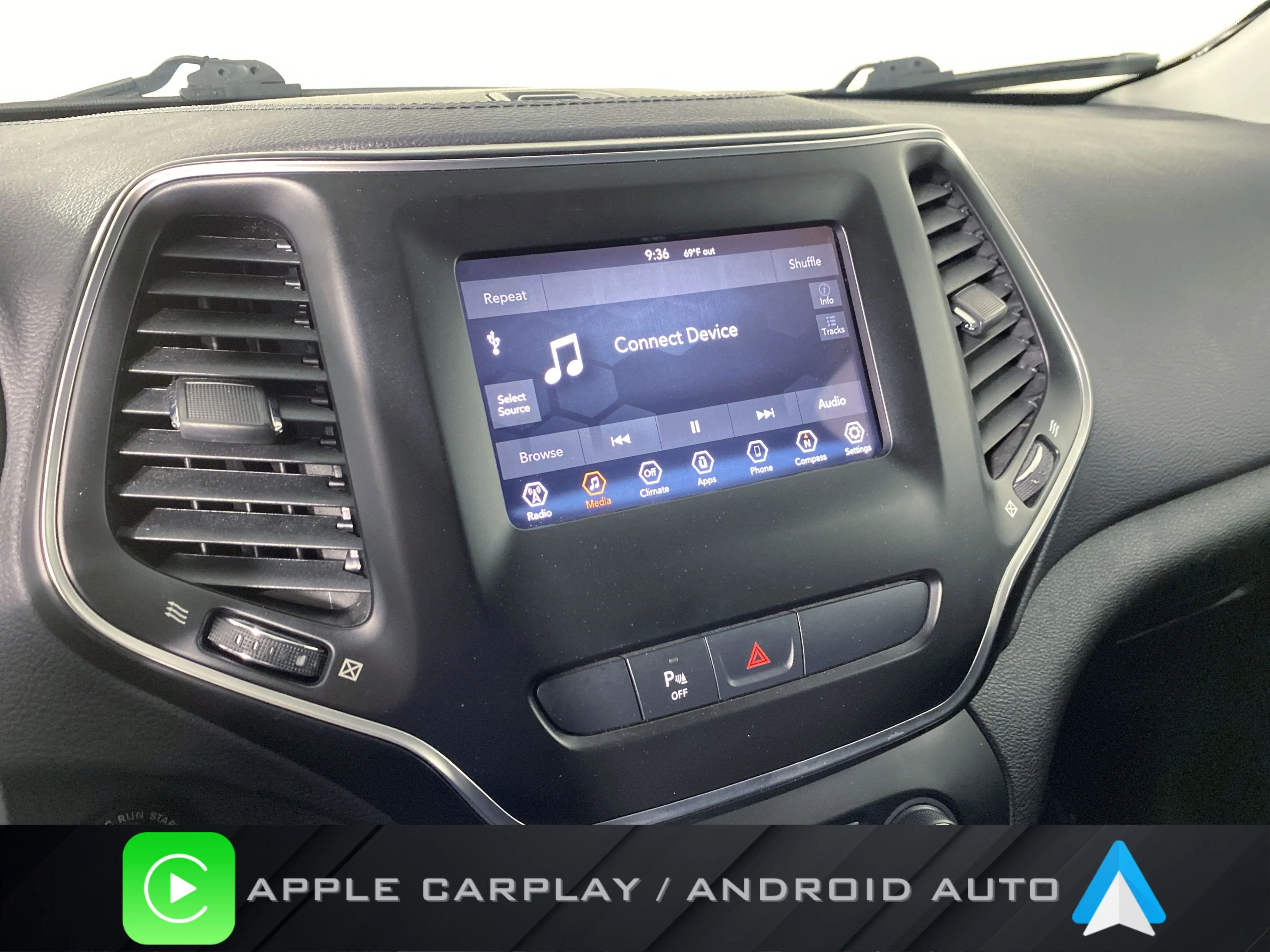 Used 2019 Light Brownstone Pearlcoat Jeep Latitude image 2