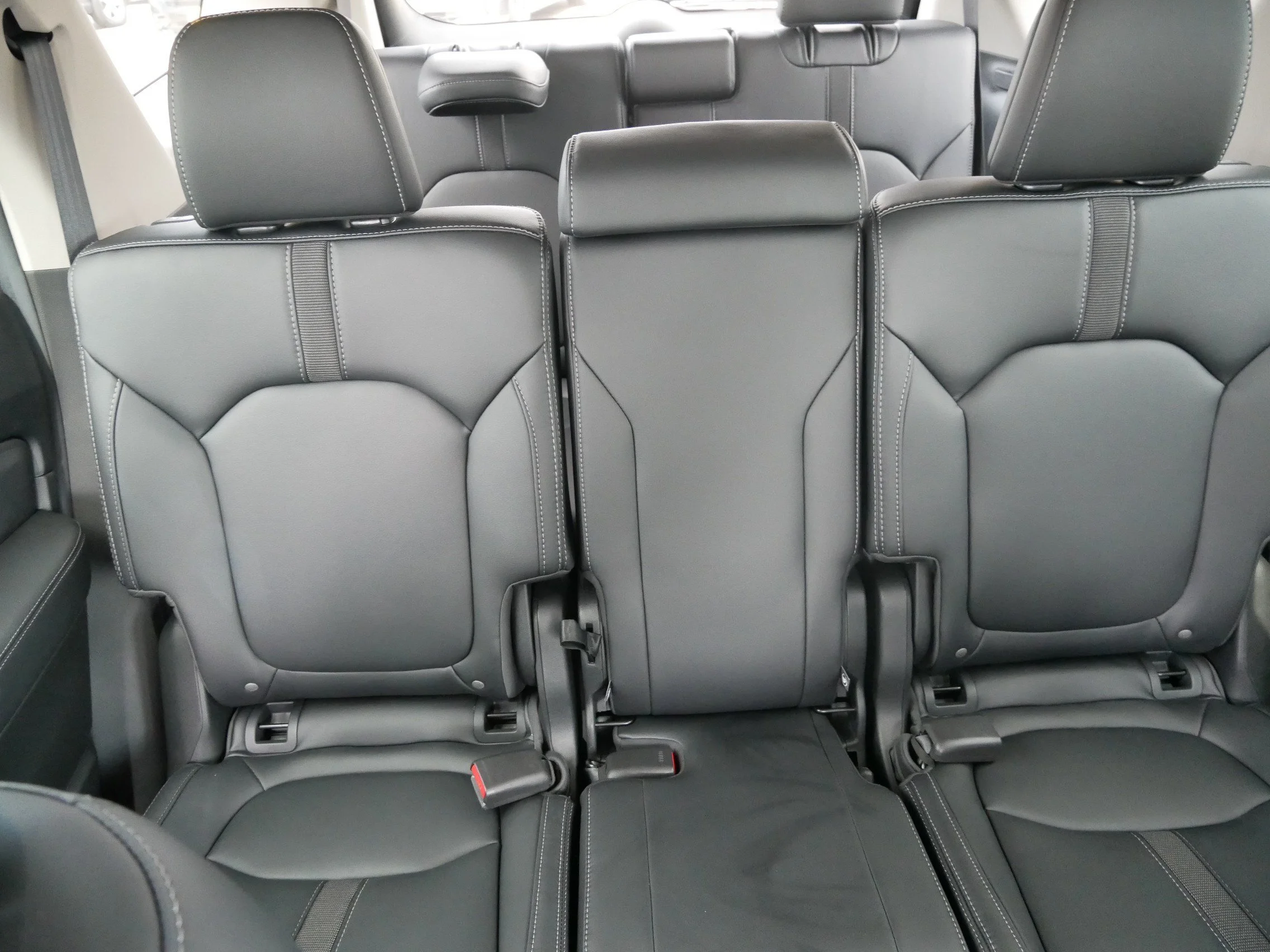 Certified Used 2025 Modern Steel Metallic Honda EX-L image 13