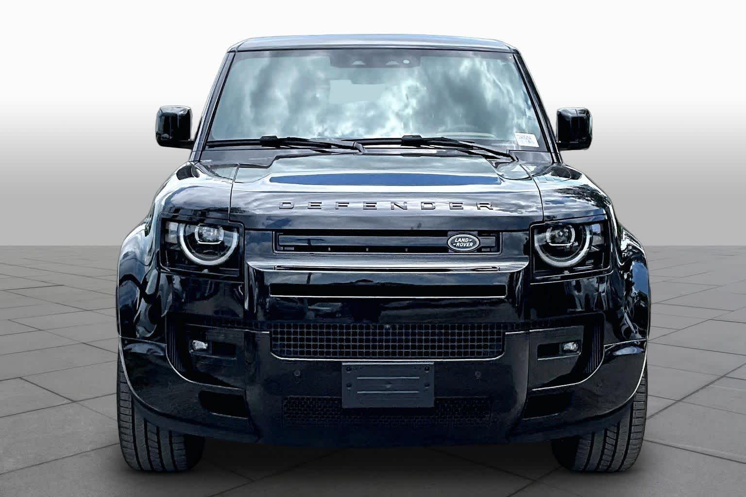 Used 2026 Santorini Black Metallic Land Rover V8 image 7