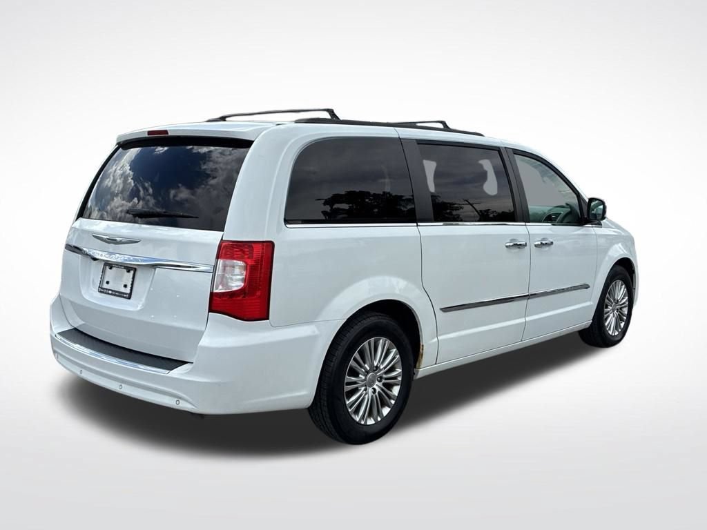 Used 2015 Bright White Clearcoat Chrysler Touring-L image 3