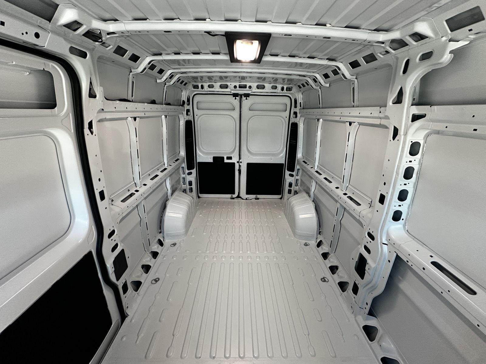 New 2026 Bright White Clear-Coat Exterior Paint RAM Tradesman image 15