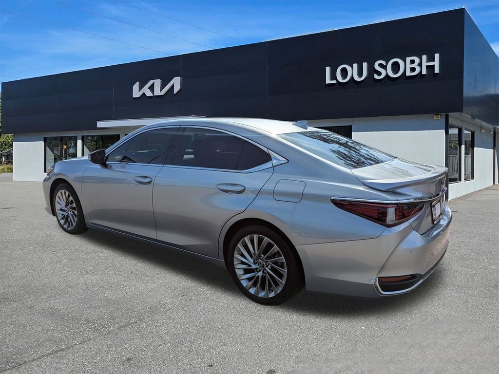 Used 2023 Silver Lexus 300h Luxury image 6