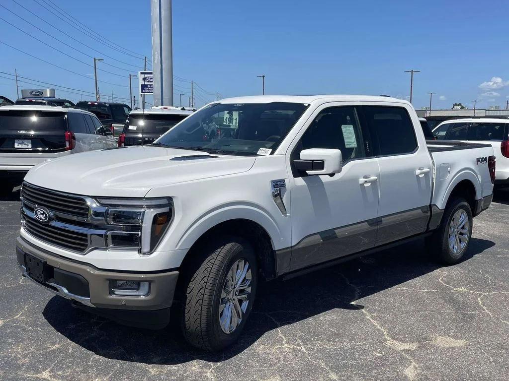 New 2026 Star White Metallic Tri-Coat Ford King Ranch image 7