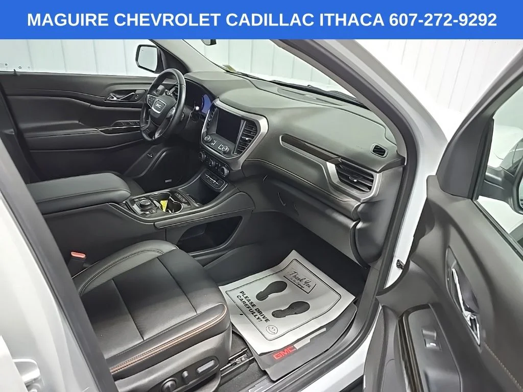Used 2023 White GMC AT4 image 18