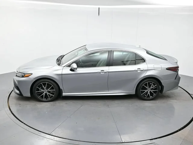 Used 2022 Celestial Silver Toyota SE image 34