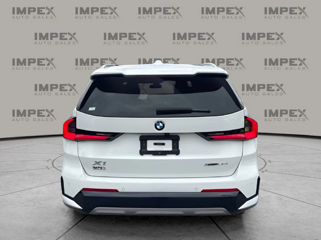 Used 2023 White BMW xDrive28i image 4
