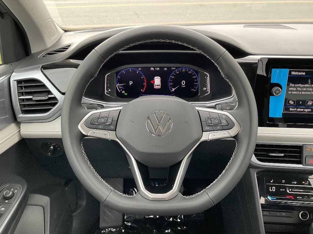 2025 Volkswagen Taos SEL - Photo 6