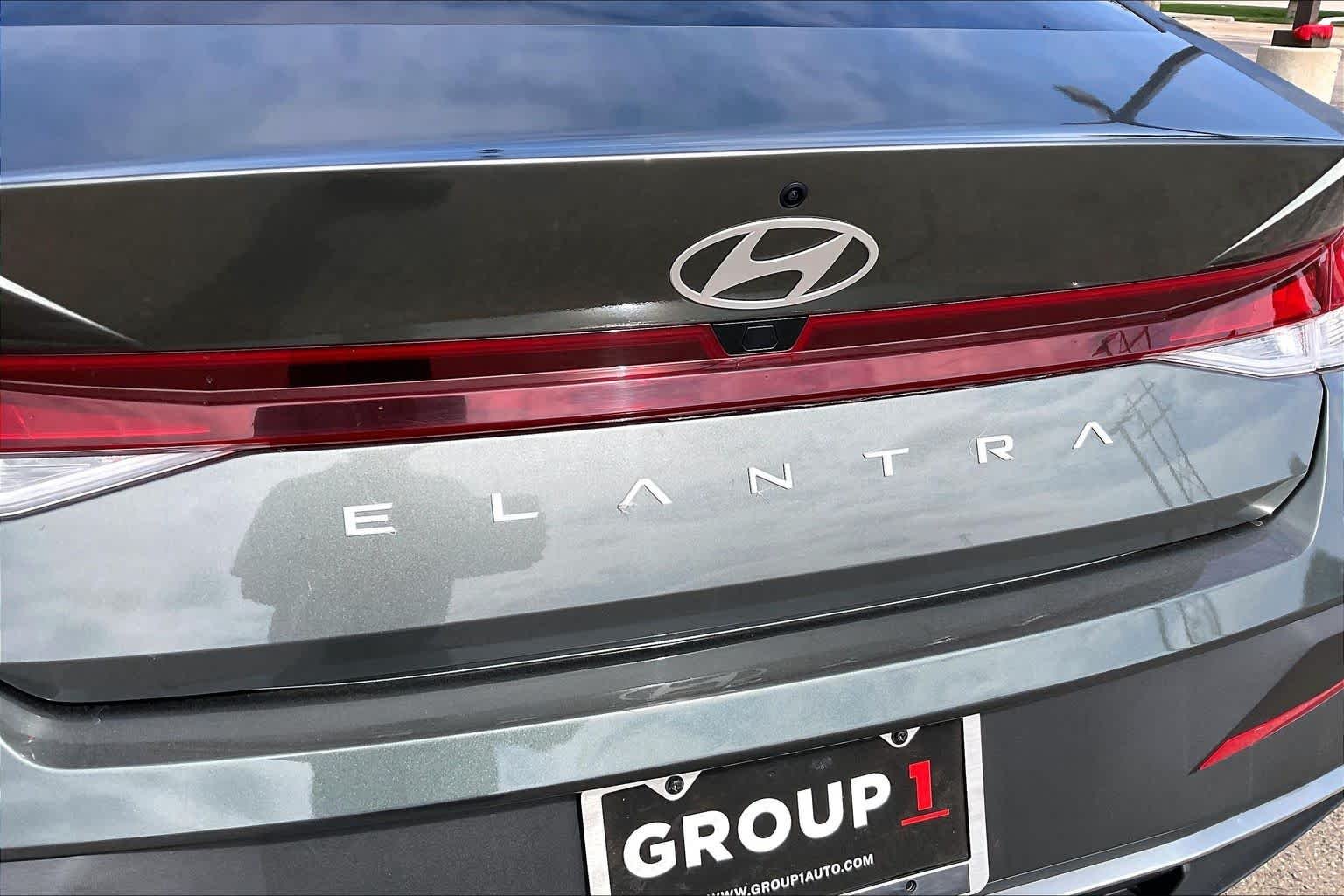 Used 2024 Amazon Gray Hyundai SEL image 29