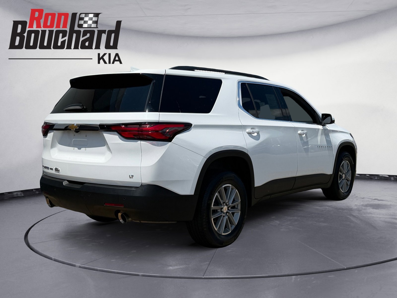 Used 2022 Summit White Chevrolet LT Cloth image 2