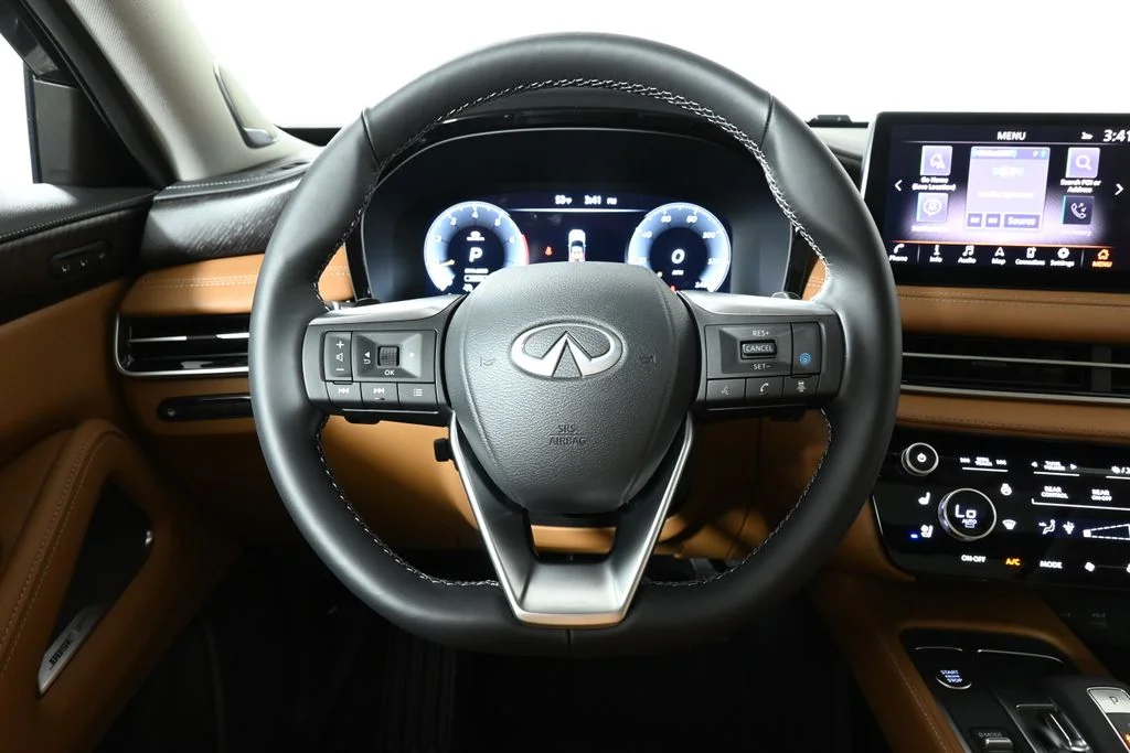 Used 2025 Black INFINITI Sensory image 14