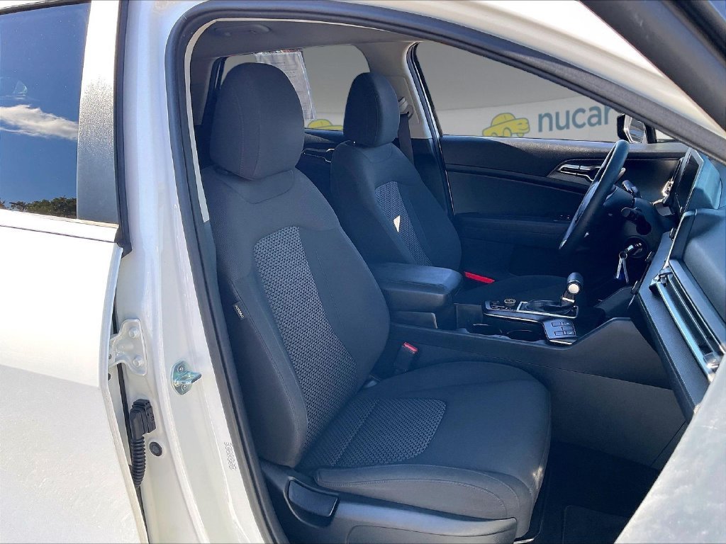 Used 2024 Snow White Pearl Kia LX image 10