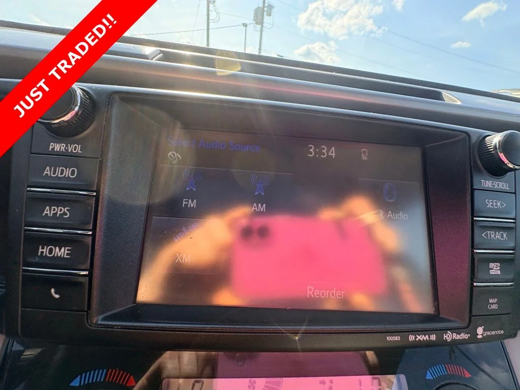 Used 2018 Red Toyota XLE image 28